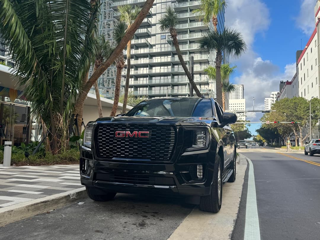 Transportation service car image (black SUV)