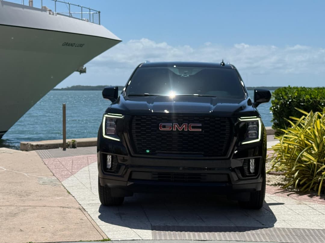 Transportation service car image (black SUV)