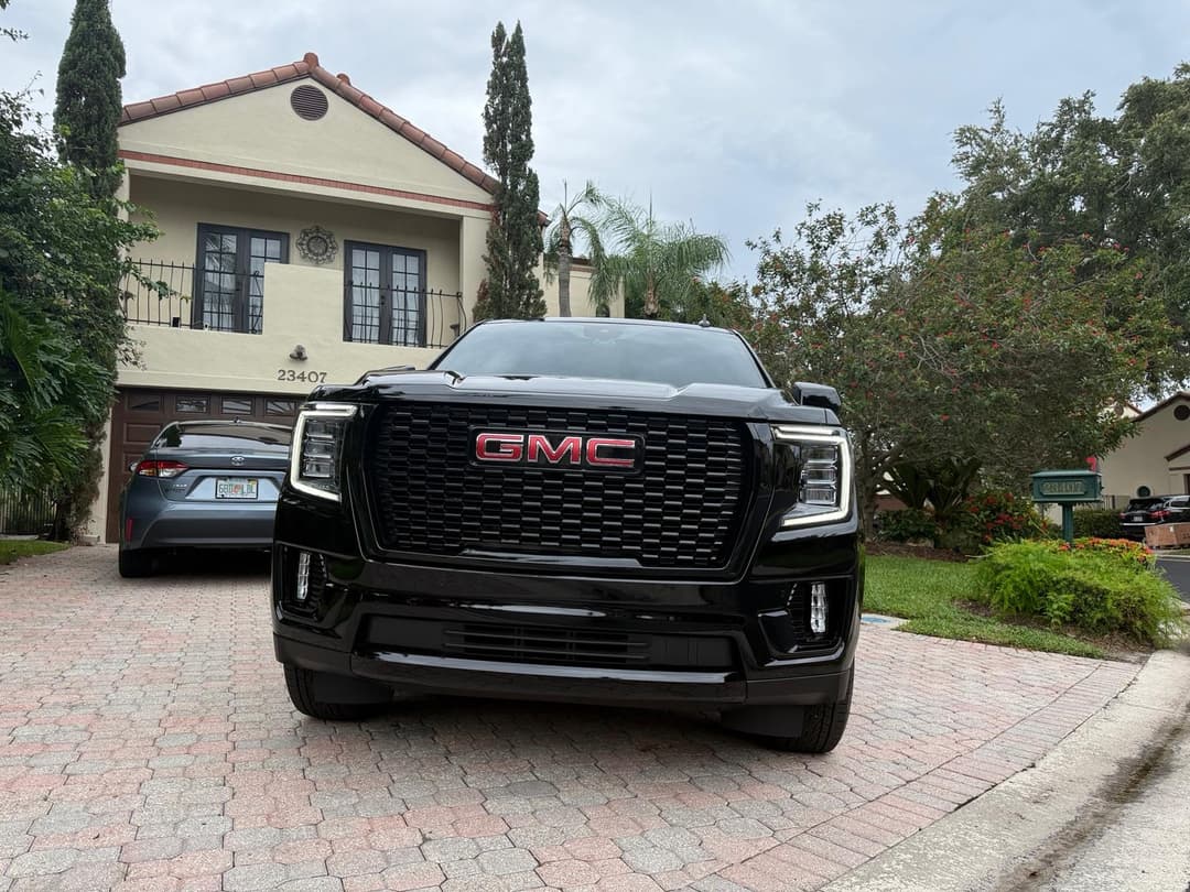 Transportation service car image (black SUV)