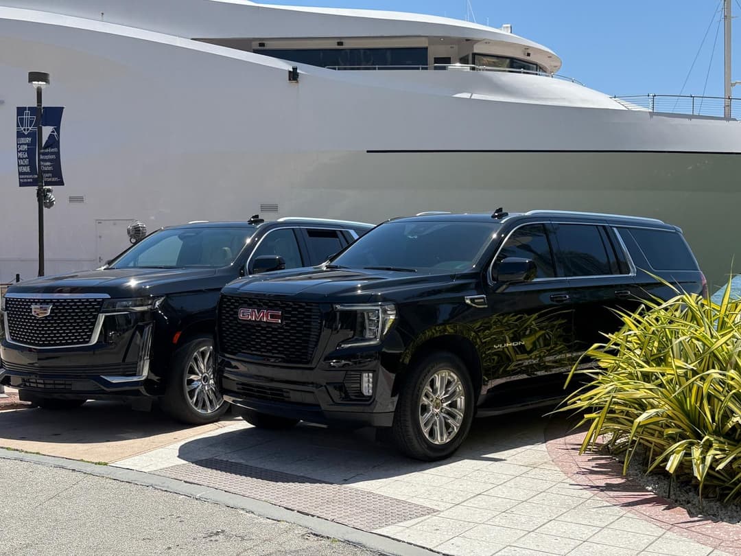 Transportation service car image (black SUV)